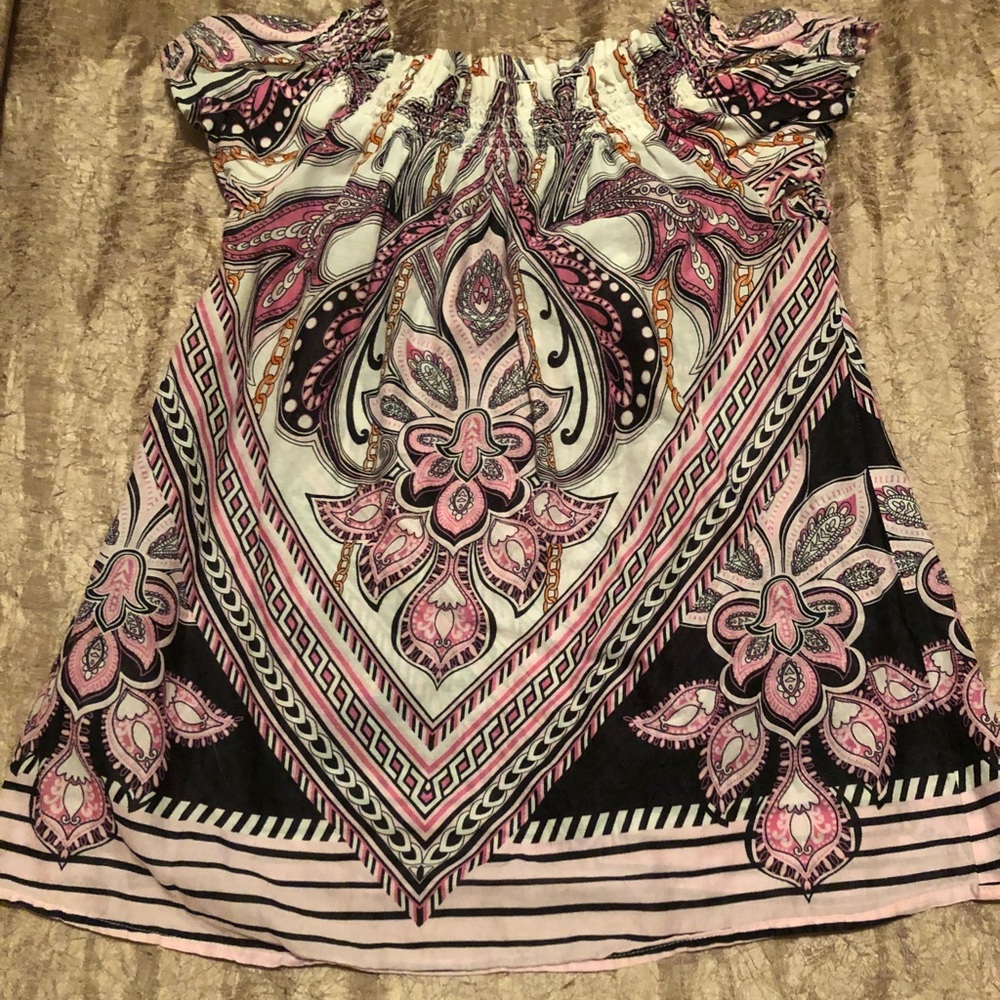Beautiful patterned blouse by Express